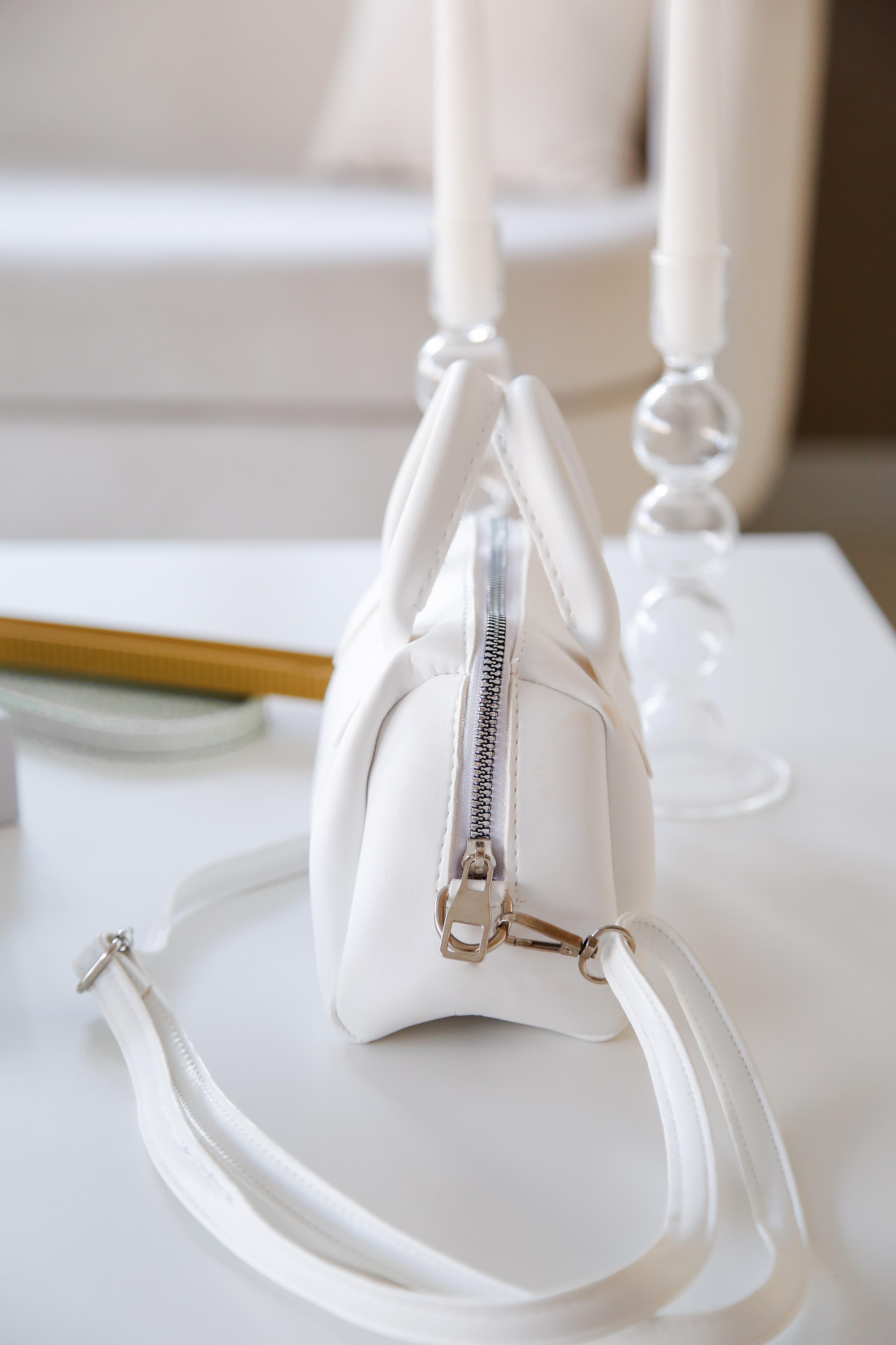 Beyaz Suni Deri Yek Bölmeli Fermuarlı Ayarlanabilir Askılı El Omuz Çantası Sorella Wit