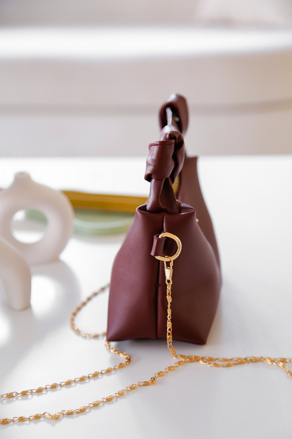 Bordo Soft Deri Düğüm Detaylı Zincir Askılı El Ve Omuz Çantası Zyra Amber