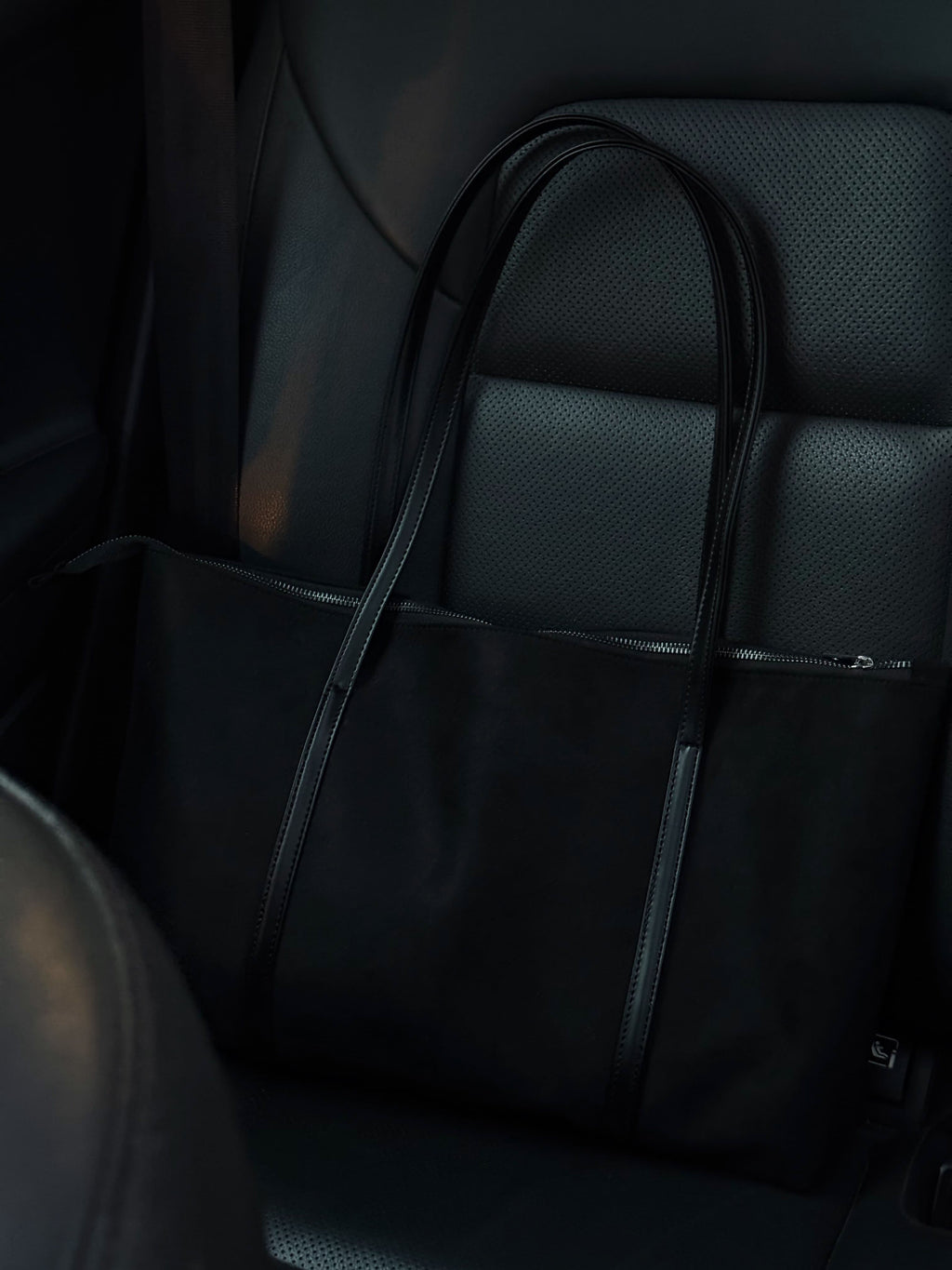 Süet Siyah , Şeritli Shopper Omuz Çantası Lizze Black