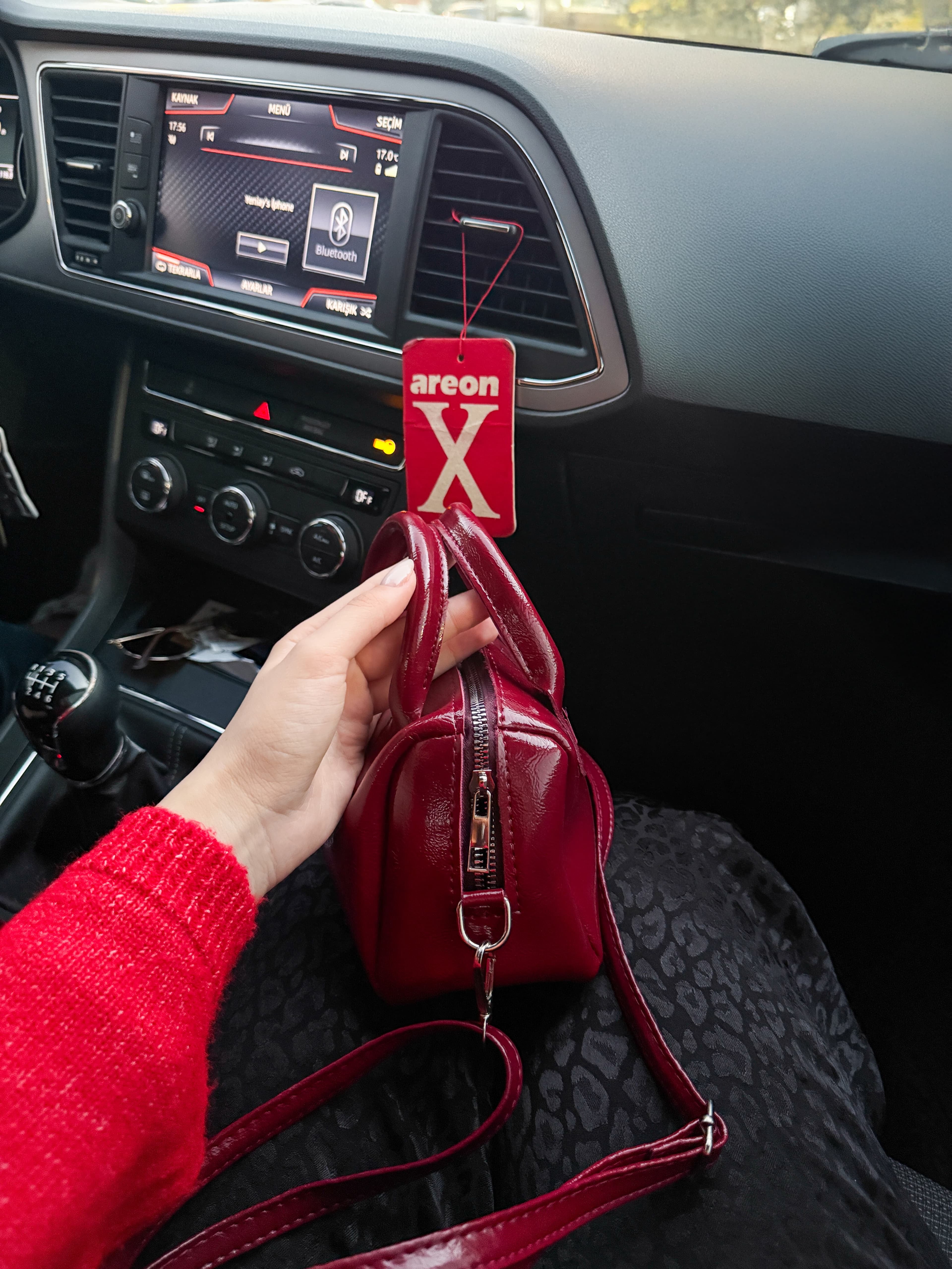 Bordo Suni Deri Kırışık Kumaş Tek  Bölmeli Fermuarlı Ayarlanabilir Askılı El Omuz Çantası