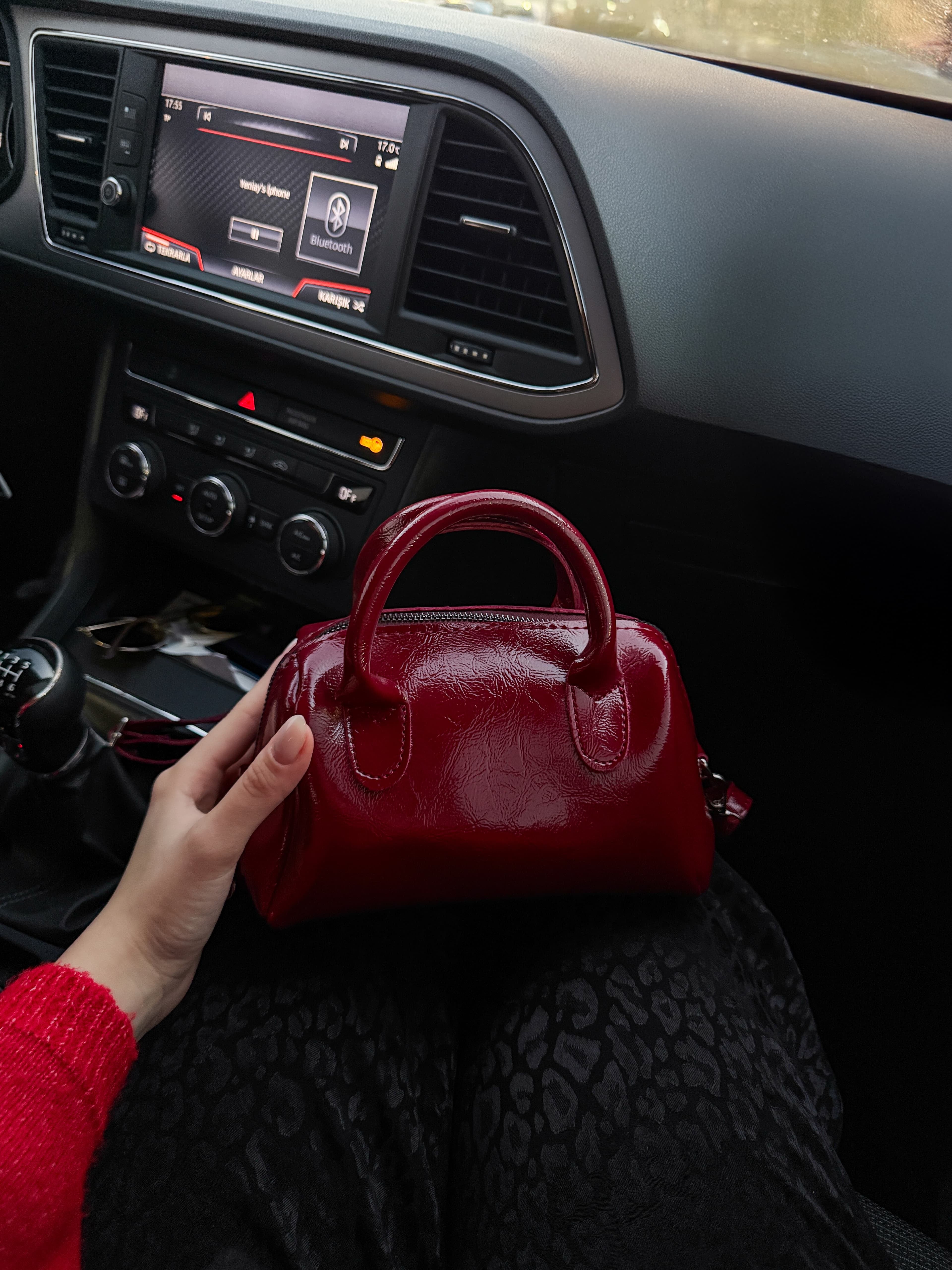 Bordo Suni Deri Kırışık Kumaş Tek  Bölmeli Fermuarlı Ayarlanabilir Askılı El Omuz Çantası