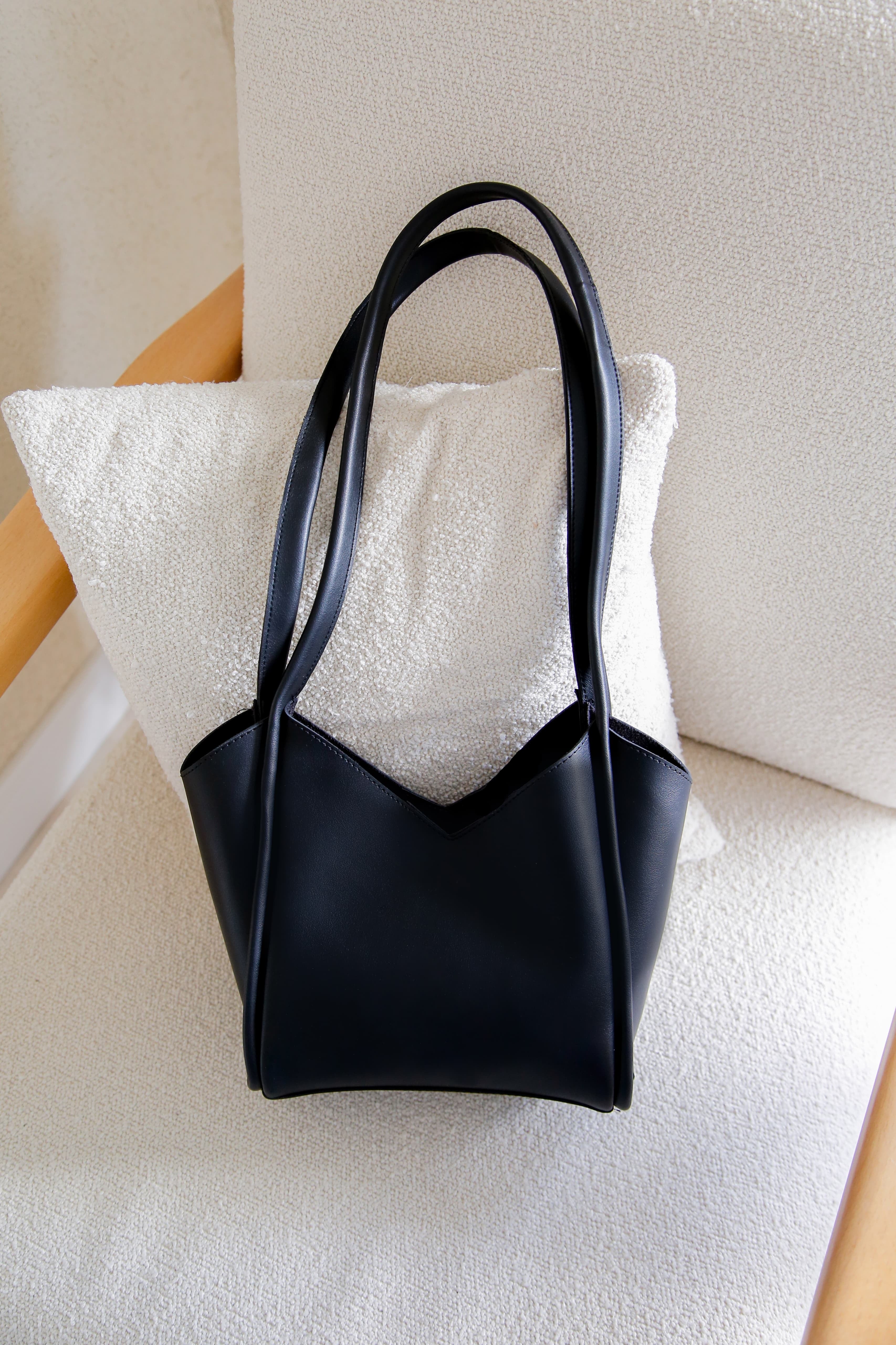 V Desenli Siyah El ve Omuz Çantası Mira Black