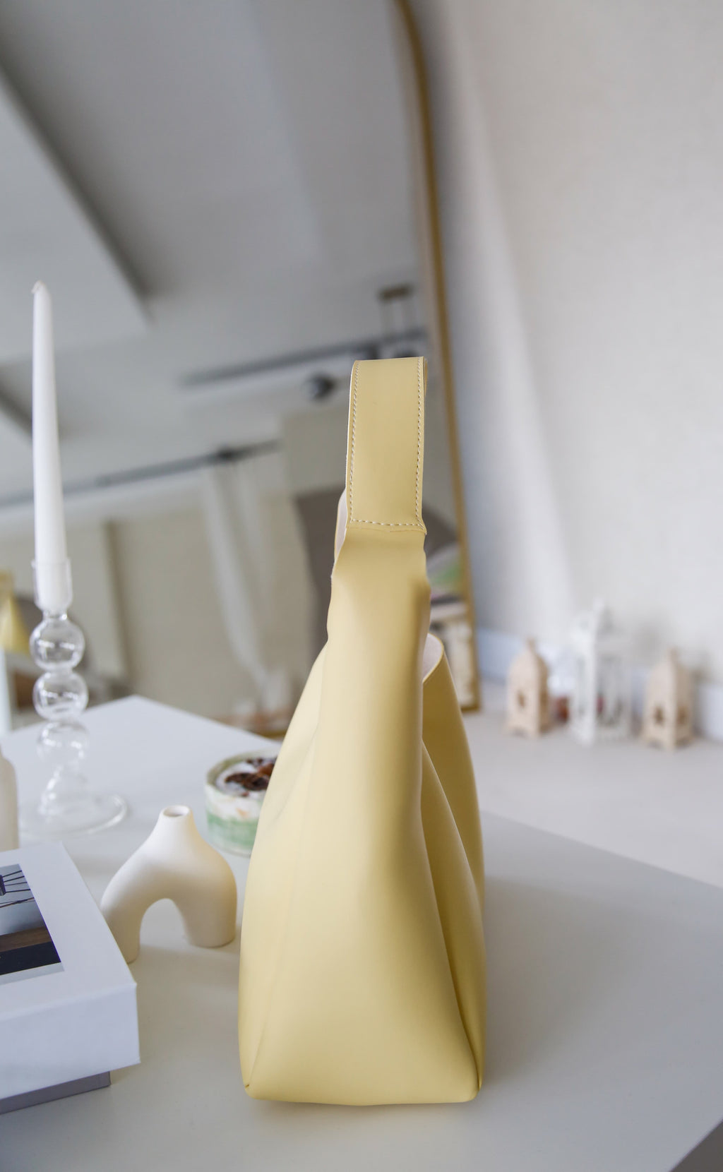 Limon Sarısı Suni-Şık Deri , Çıtçıtlı, Fermuarlı Makyaj Çantalı, El, Kol Ve Omuz Çantası Amira Daisy