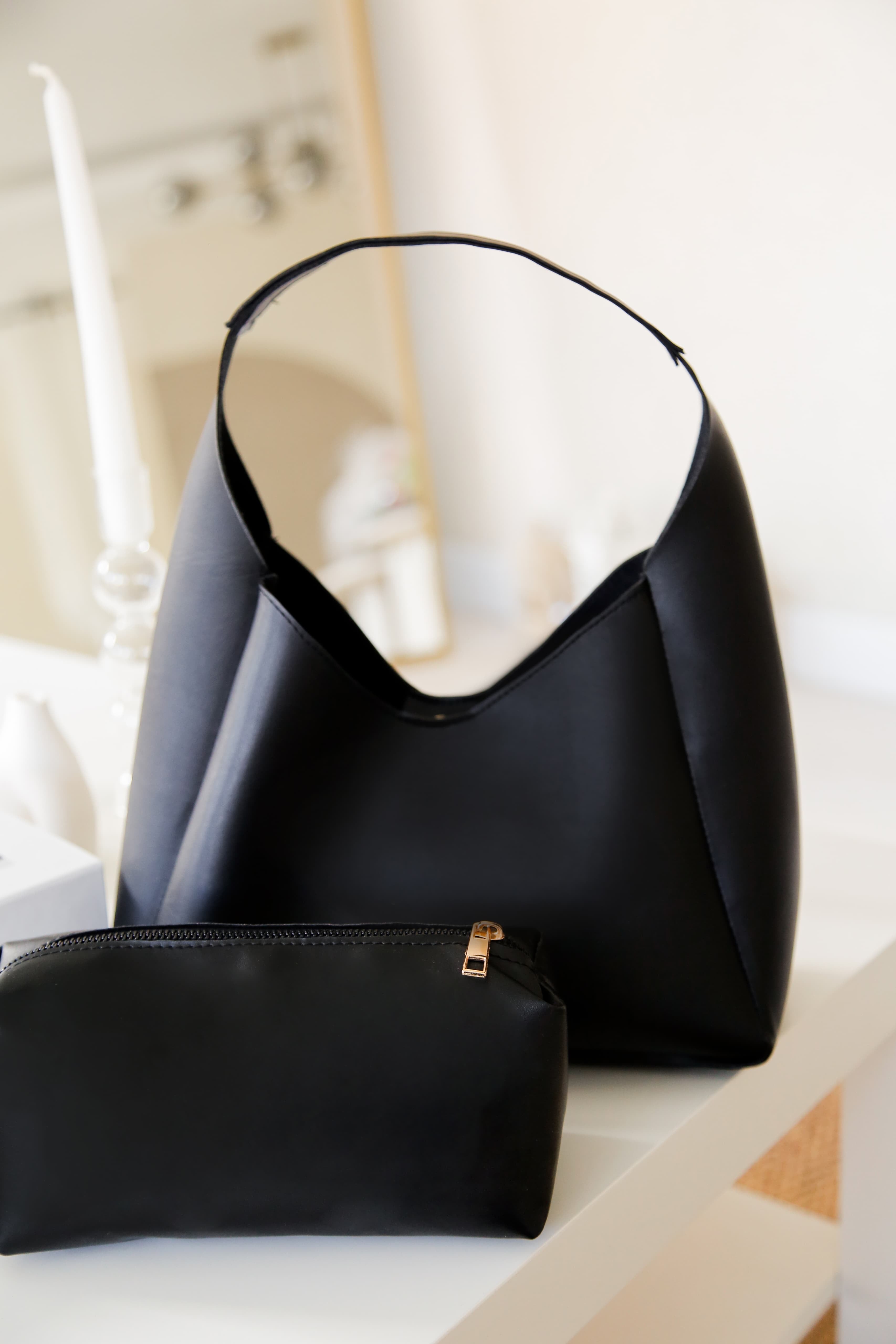 Siyah Suni-Şık Deri, Çıtçıtlı, Tek Bölmeli, Fermuarlı Makyaj Çantalı, El, Kol Ve Omuz Çantası Amira Nutt