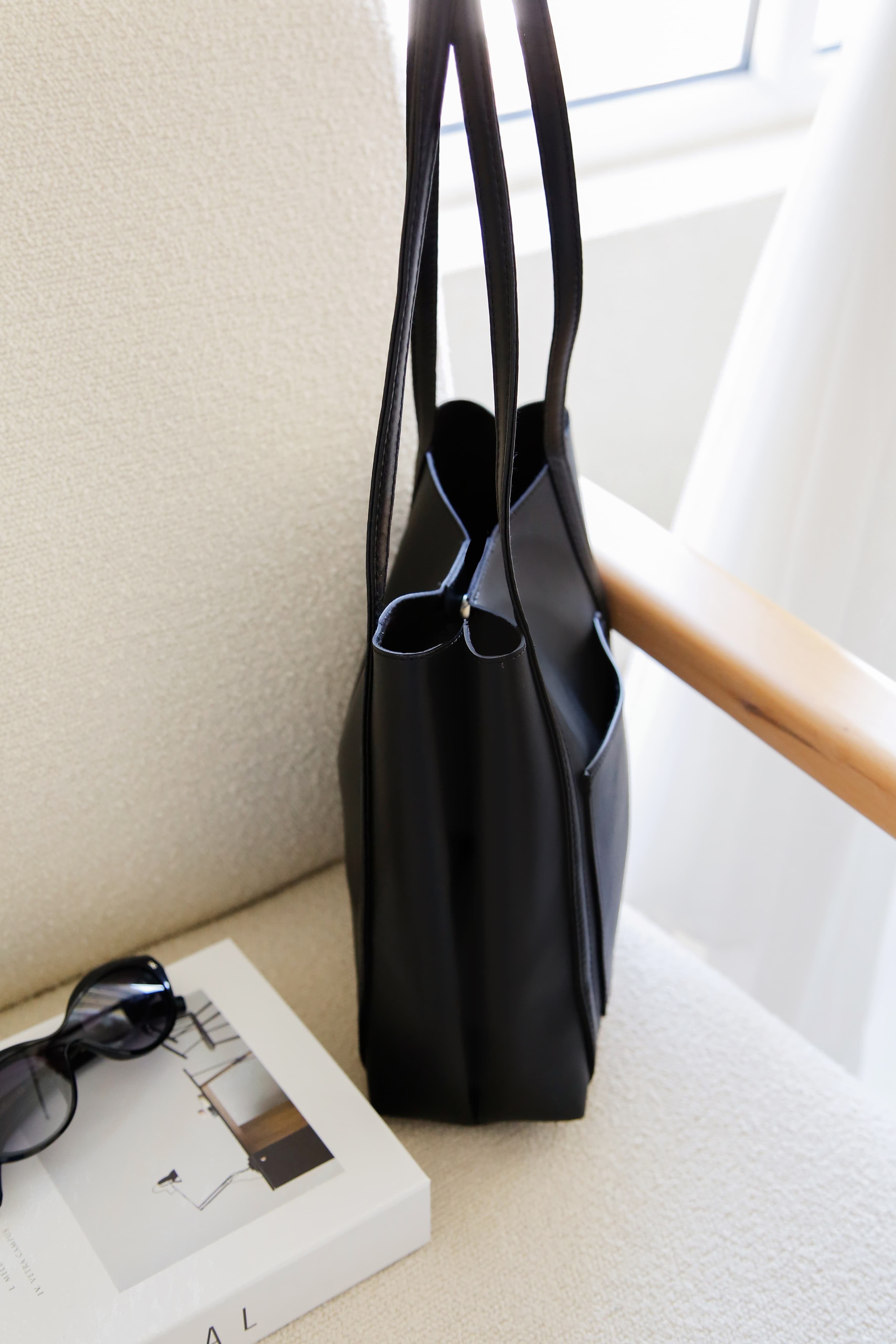 Siyah Önden Cepli El ve Omuz Çantası Aria Black