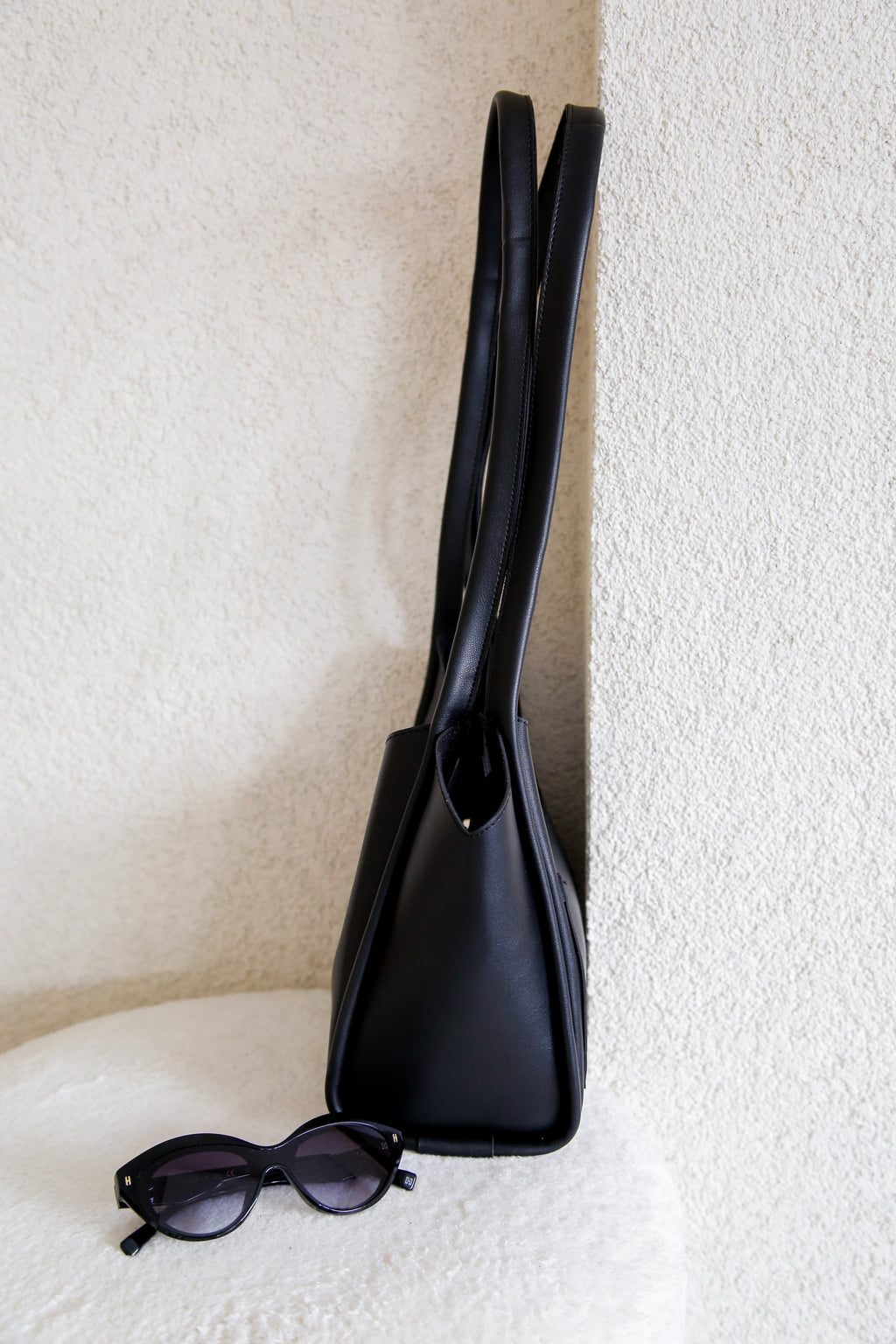 V Desenli Siyah El ve Omuz Çantası Mira Black