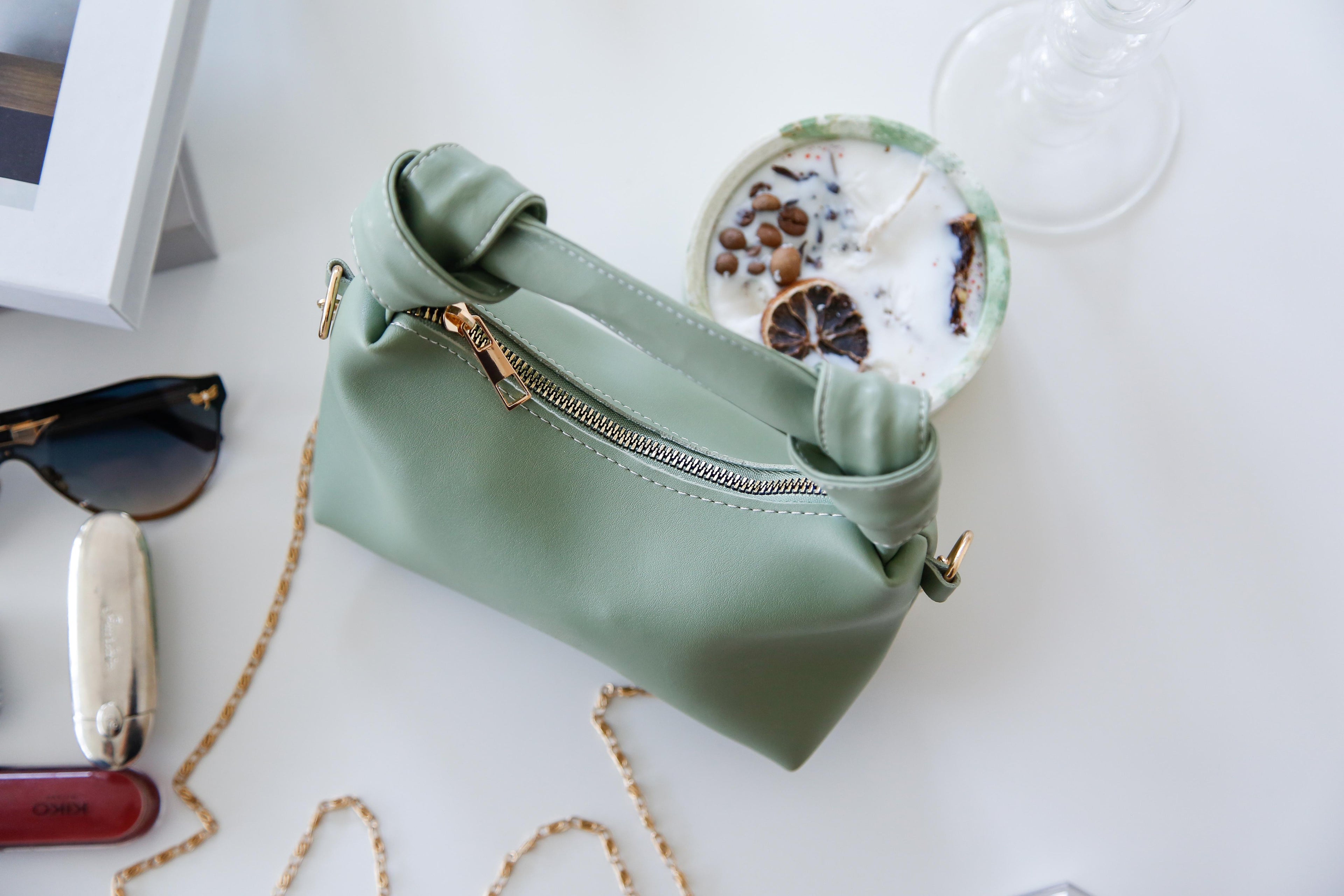 Mint Yeşili Soft Deri Düğüm Detaylı Zincir Askılı El Ve Omuz Çantası Zyra Mint